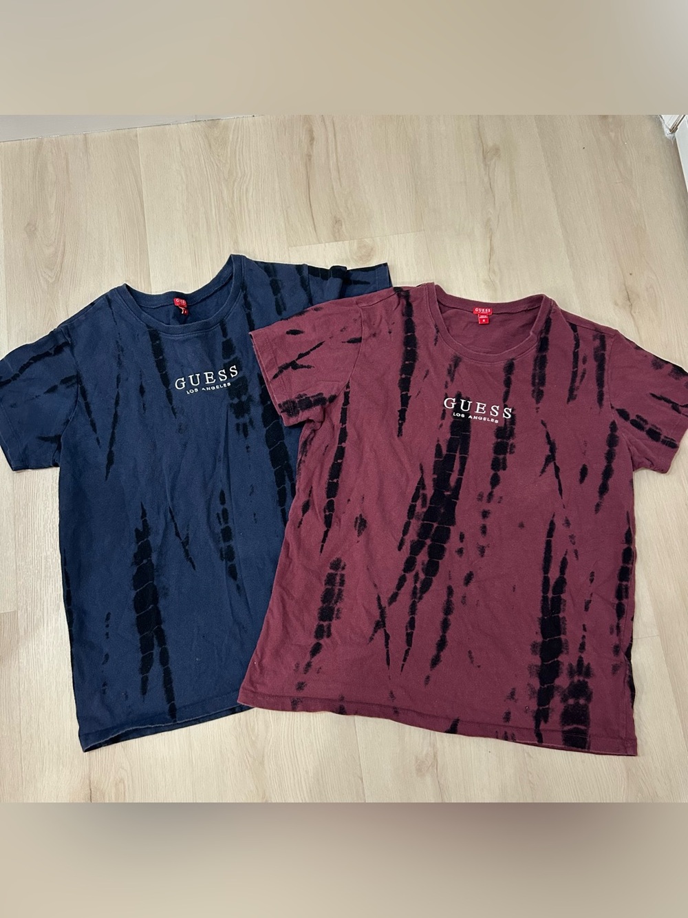 GUESS Tee bundle (US M)